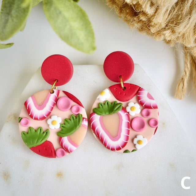 Carden Circle Dangles in Strawberry Slices