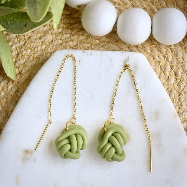 Knot Threads in Green Apple