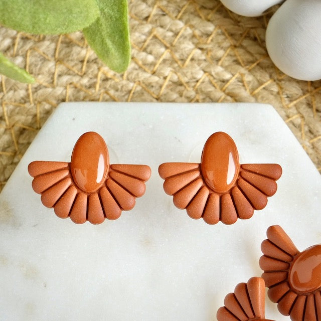 Studs in Cinnamon