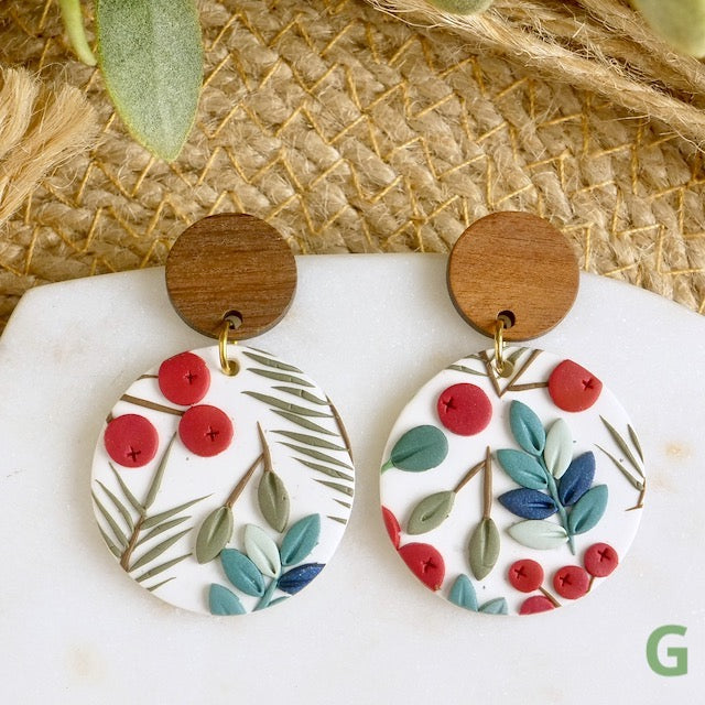 Carden Circles in Winter Berry