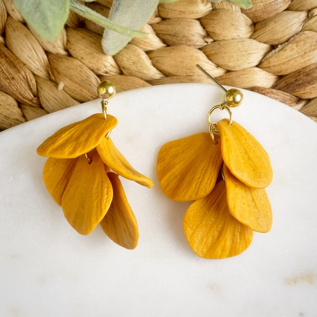 Petal Dangles in Sunflower
