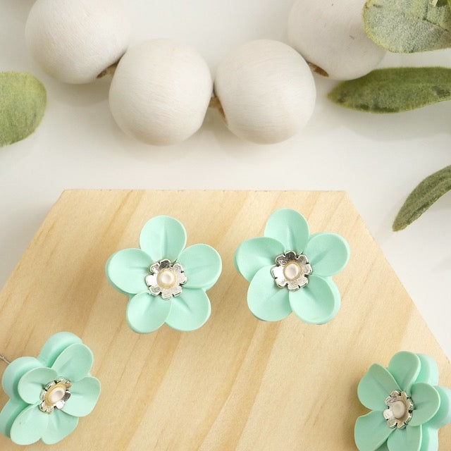 Flower Studs in Turquoise with Metallic Centre