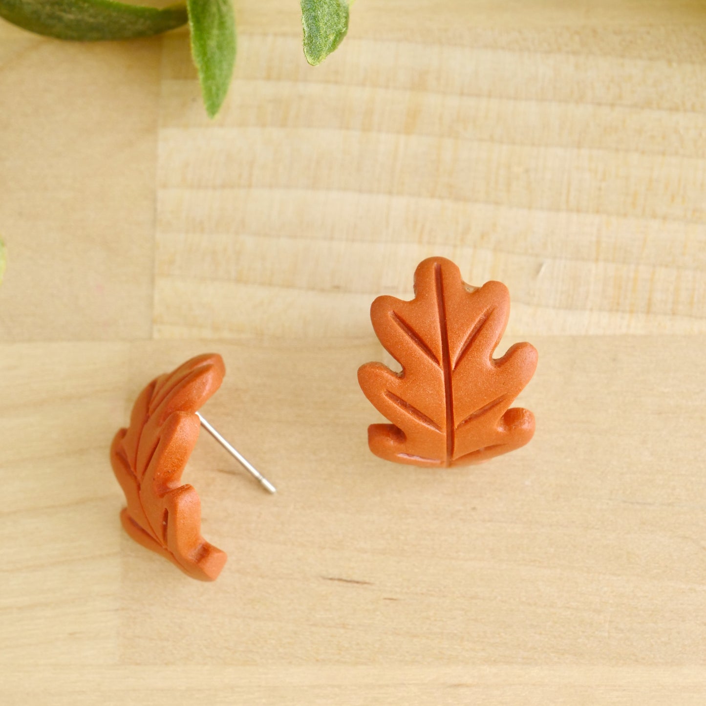 Oak Leaf Wrap Studs in Cinnamon