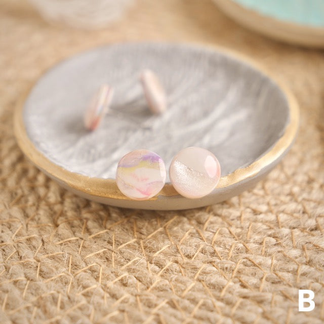 Micro Studs in Iridescent Marble