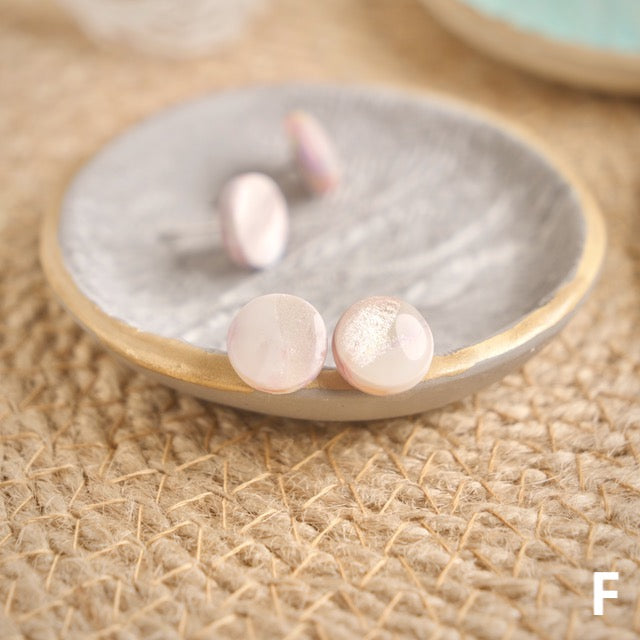 Micro Studs in Iridescent Marble