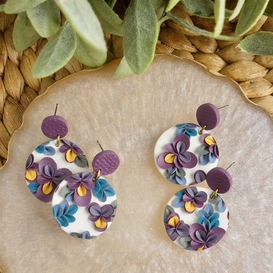 Carden Dangles in Violet Flowers