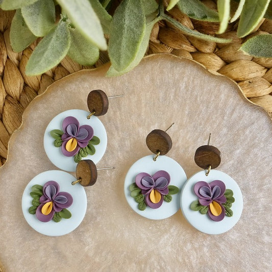 Carden Dangles in Violet Flowers