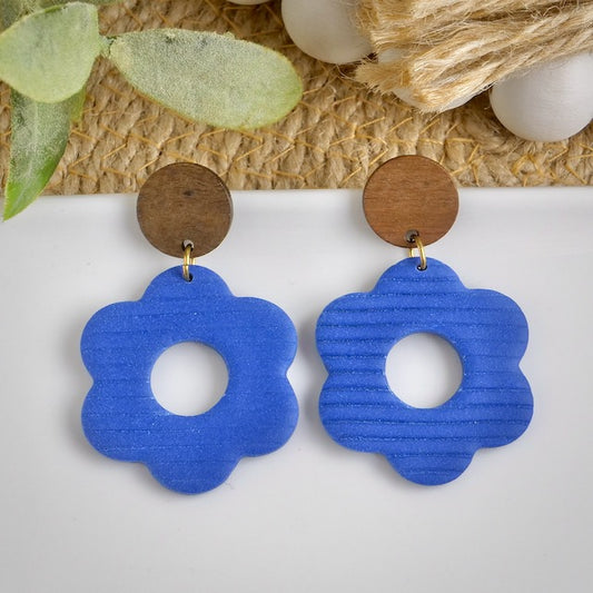 Daisy Dangles in Blue