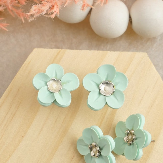 Flower Studs in Turquoise with Metallic Centre