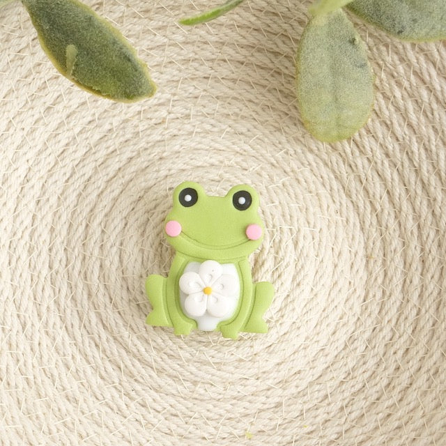 Brooch in Frog