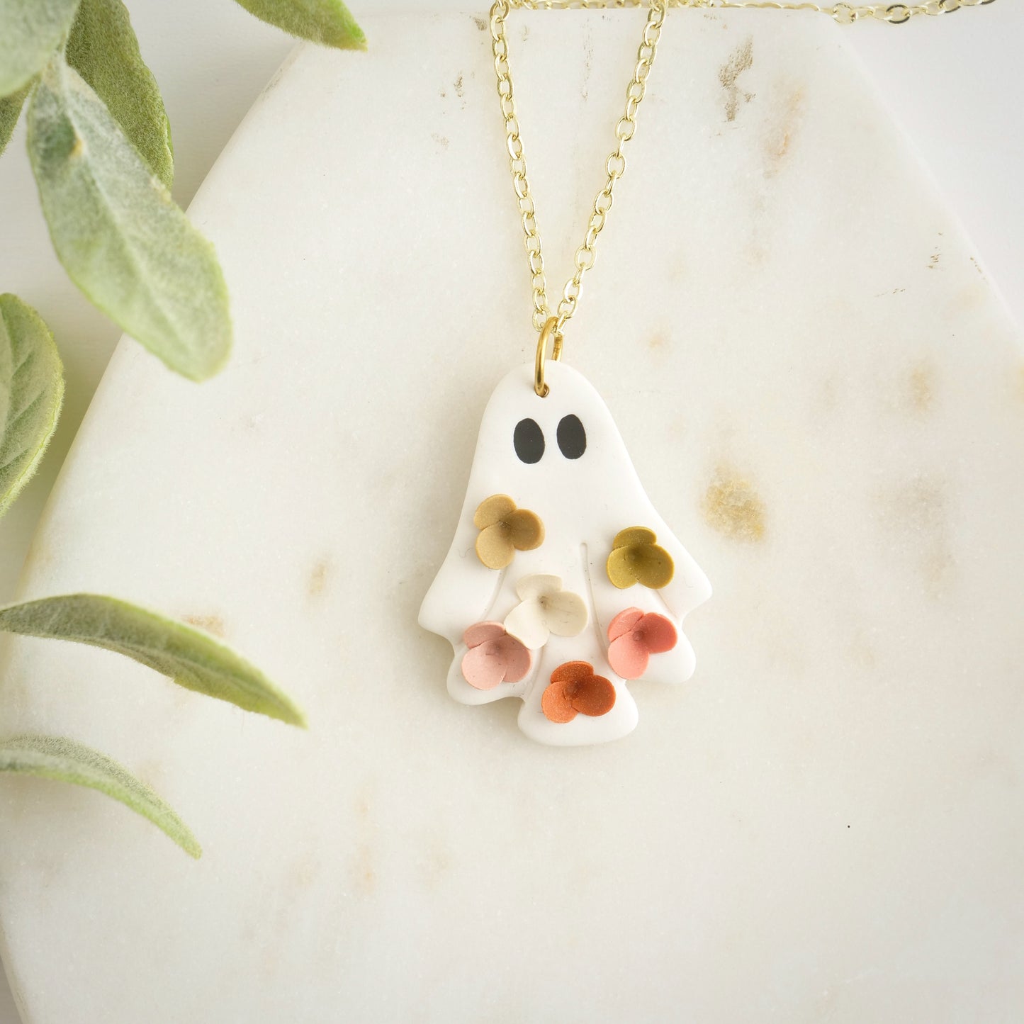 Pendant in Ghost