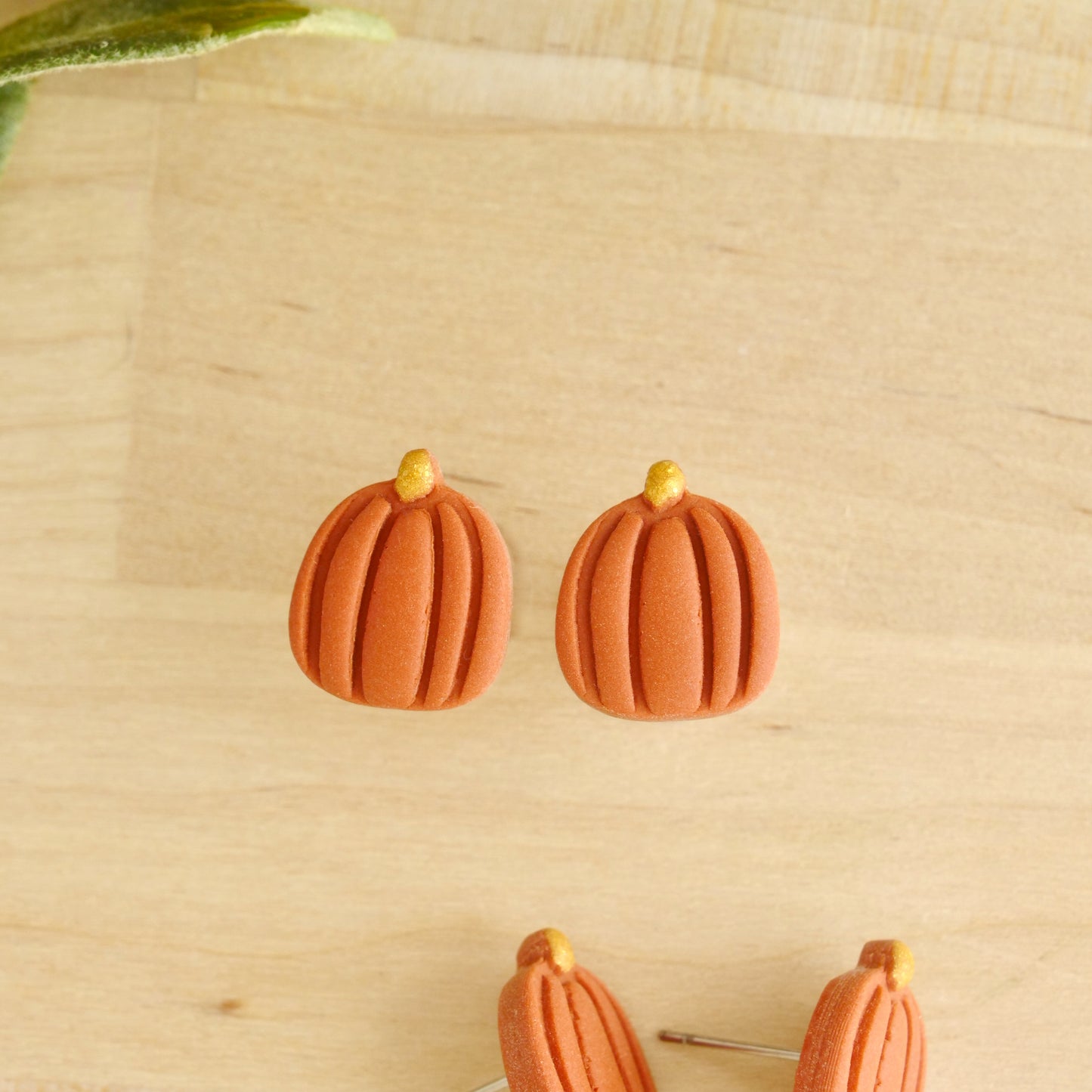 Pumpkin Studs in Cinnamon