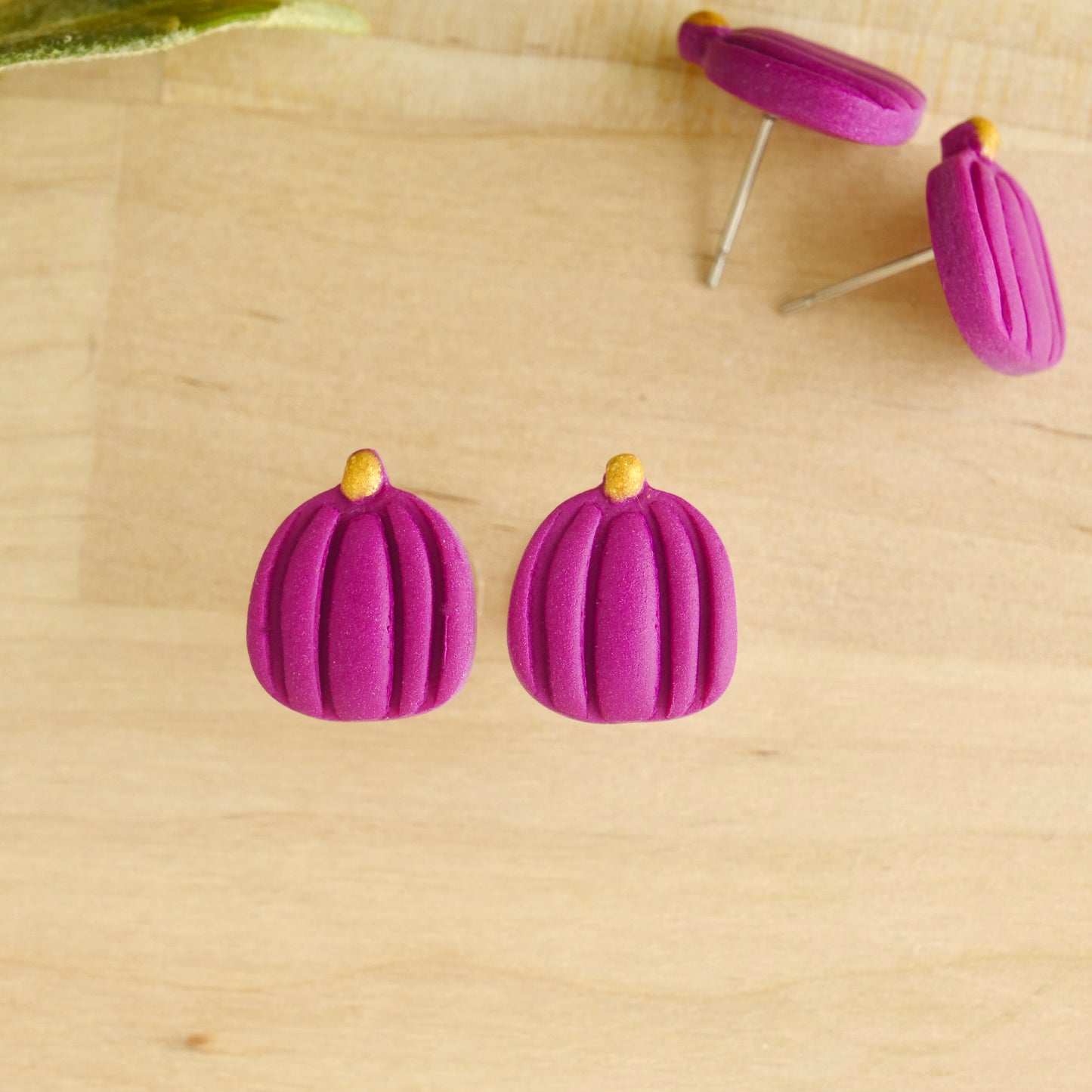Pumpkin Studs in Purple