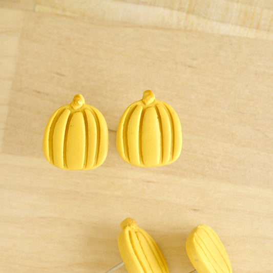 Pumpkin Studs in Yellow