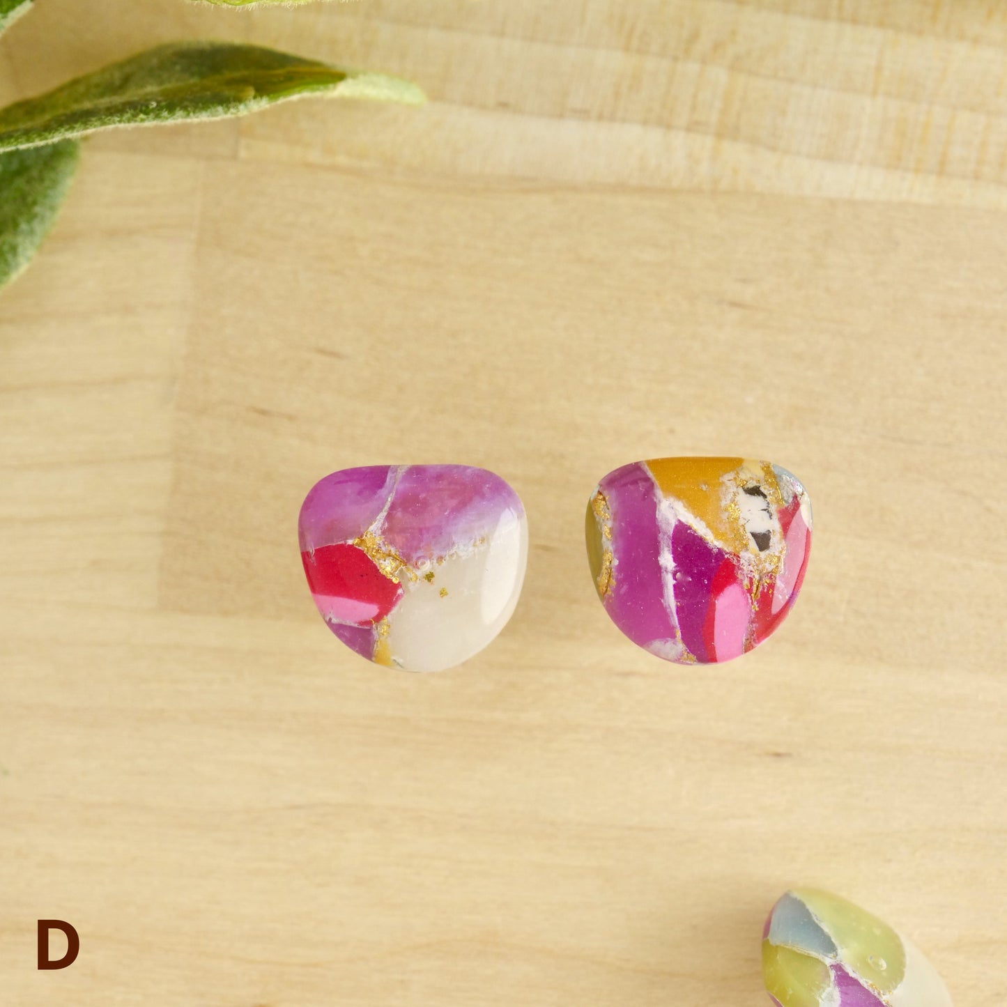 Stone Studs in Marbled Jewel