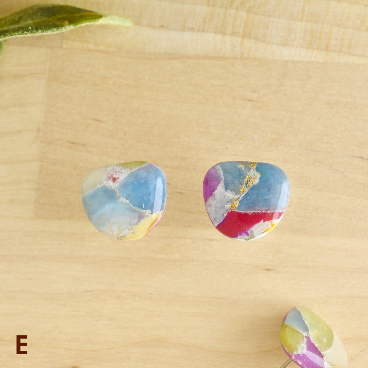 Stone Studs in Marbled Jewel