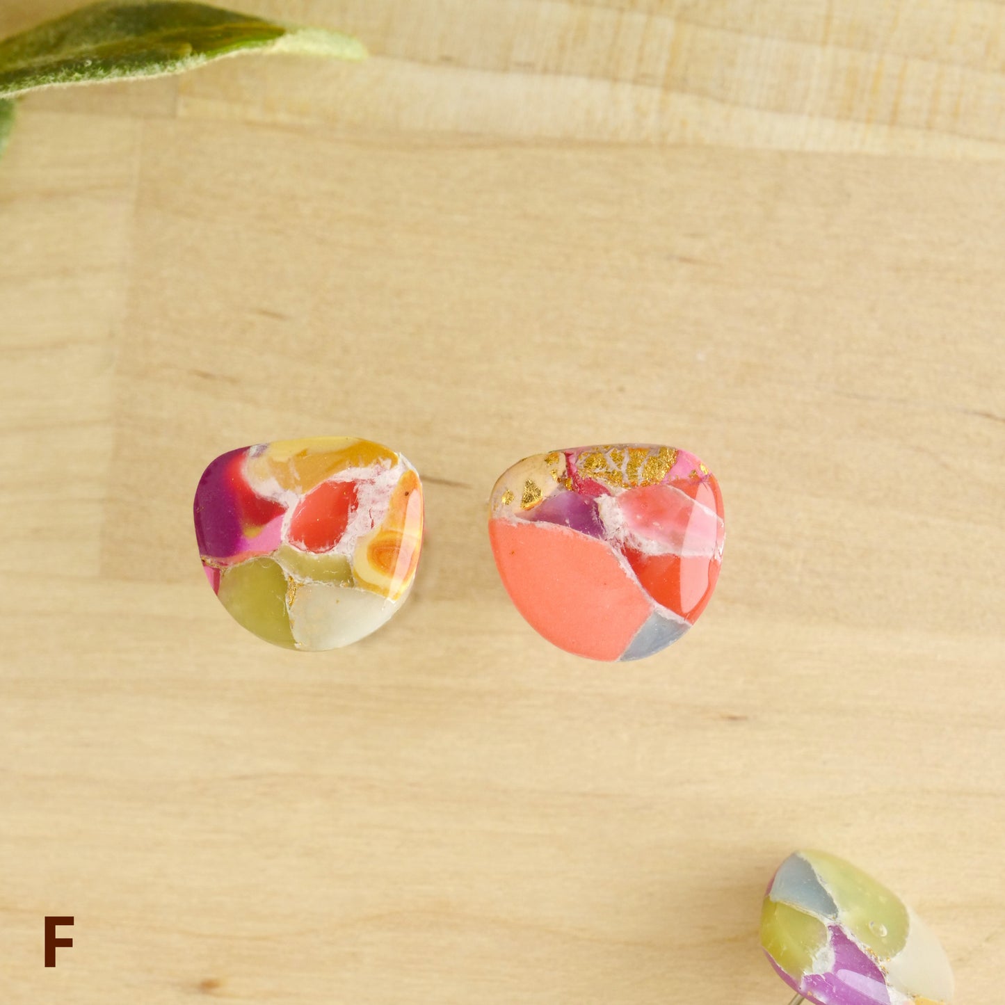 Stone Studs in Marbled Jewel