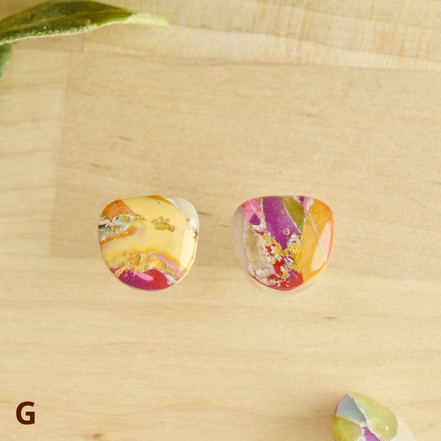 Stone Studs in Marbled Jewel