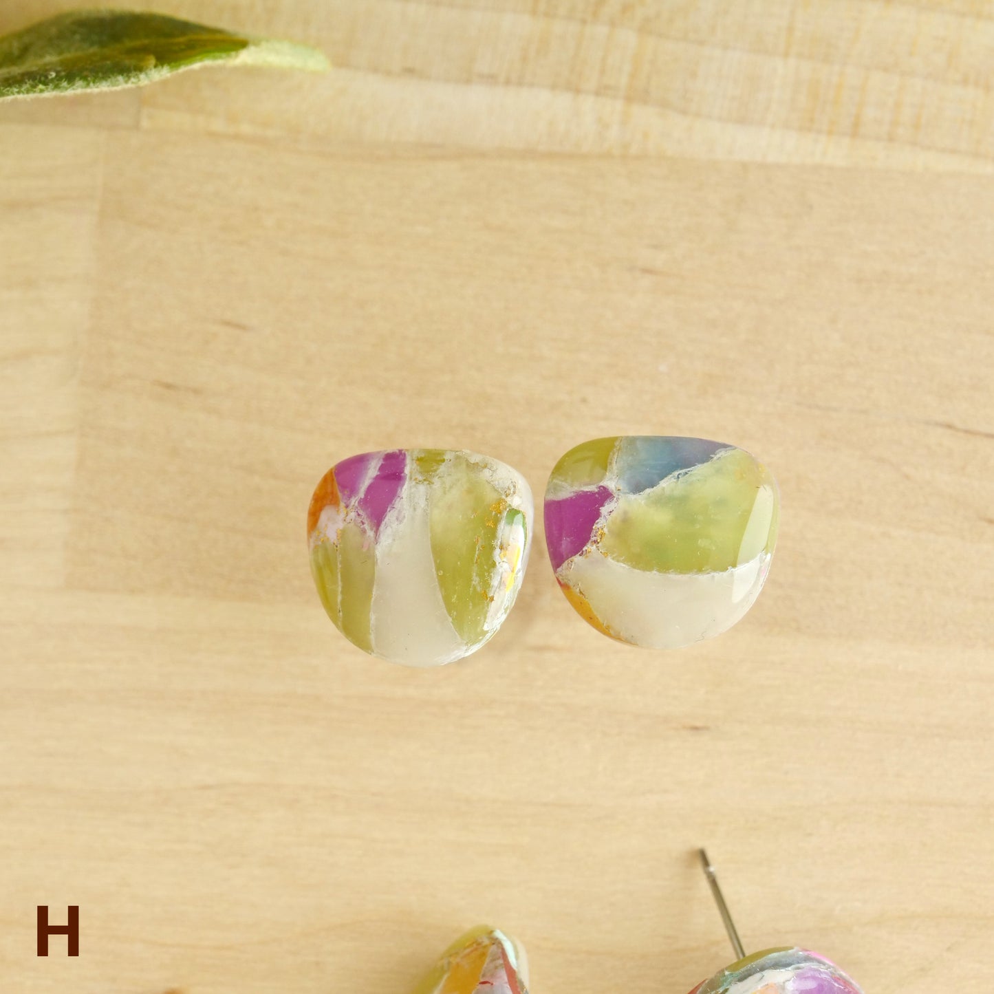 Stone Studs in Marbled Jewel