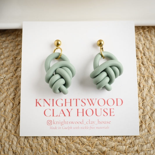 Knot Dangles in Dusty Sea Foam